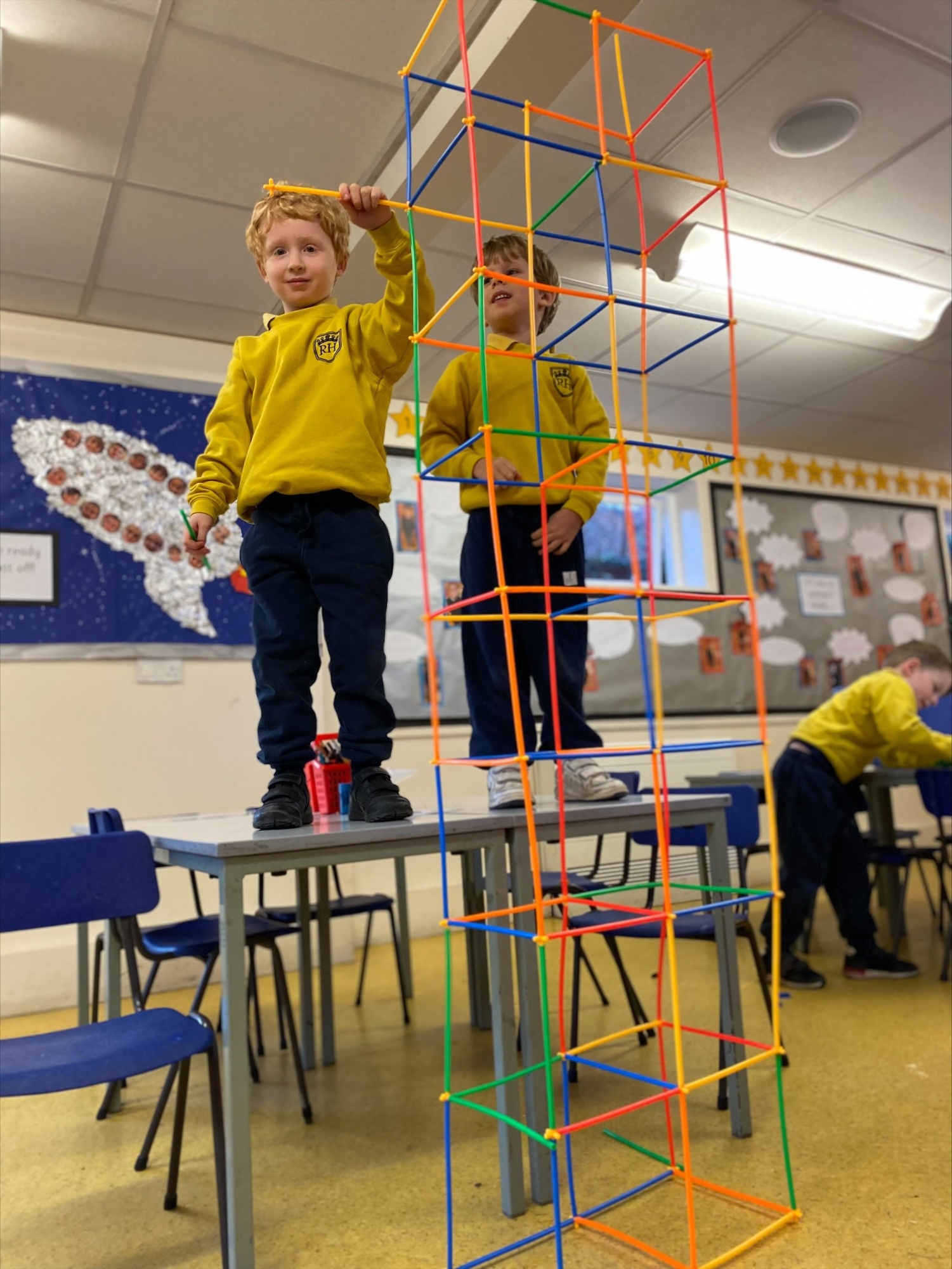 Skyscraper in construction club